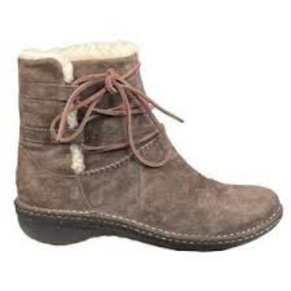 UGG Australia Caspia Women Boots Size 6 - Picture 1 of 11